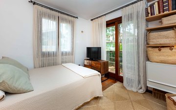 Property slide 25