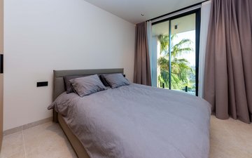 Property slide 20