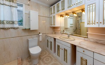 Property slide 18