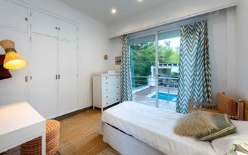 Property slide 16