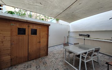 Property slide 16