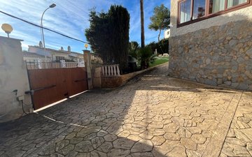 Property slide 22