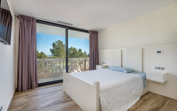 Property slide 14