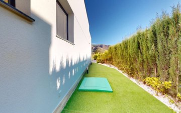 Property slide 46