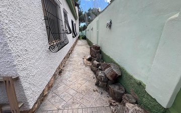 Property slide 32