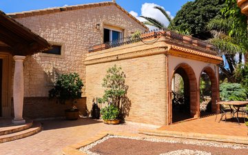 Property slide 46
