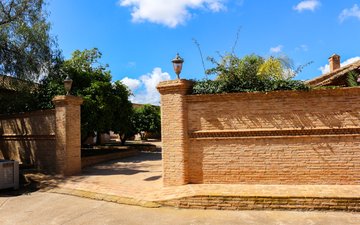 Property slide 48