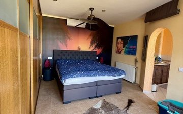 Property slide 16