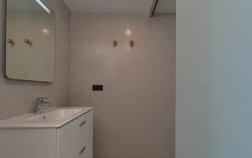 Property slide 42