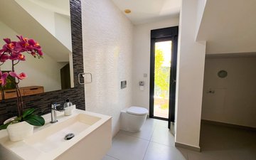 Property slide 10