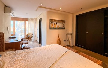 Property slide 44