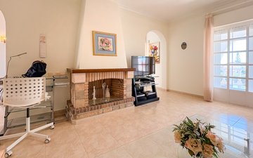 Property slide 32