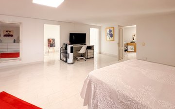 Property slide 48