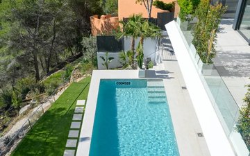 Property slide 15