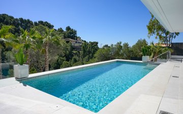 Property slide 14
