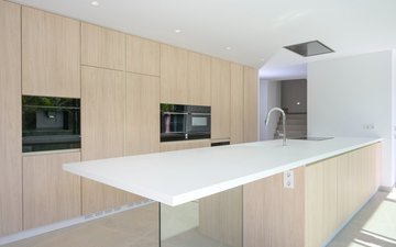 Property slide 32