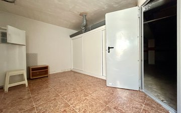 Property slide 21