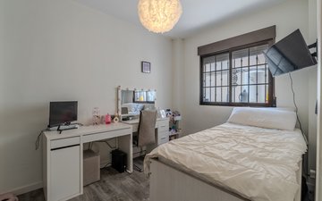 Property slide 16