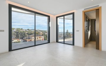 Property slide 10