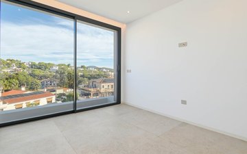 Property slide 14