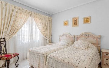 Property slide 32