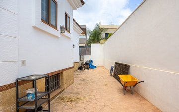 Property slide 44