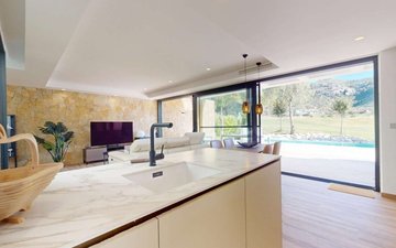 Property slide 10