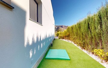 Property slide 46
