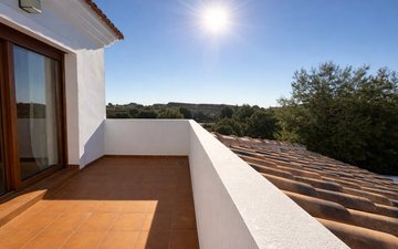 Property slide 32