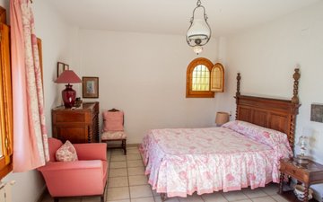 Property slide 18