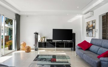 Property slide 17
