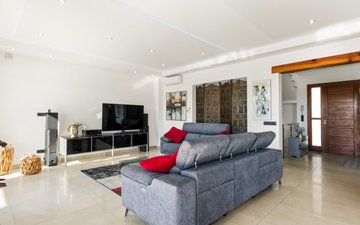 Property slide 18