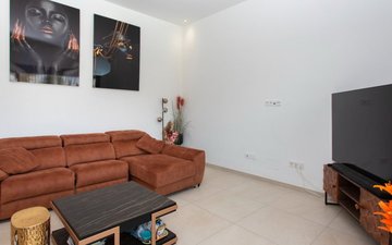 Property slide 24