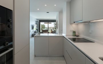 Property slide 32