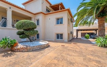 Property slide 18