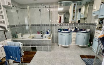 Property slide 14