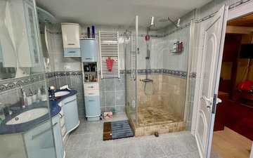 Property slide 15