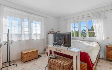 Property slide 10
