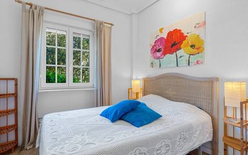 Property slide 32
