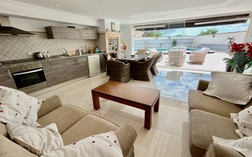Property slide 21