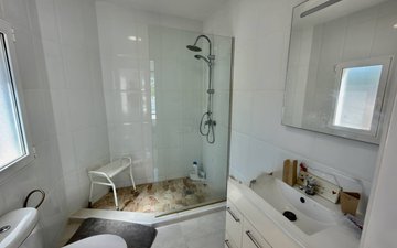Property slide 32