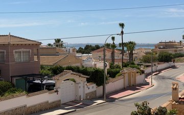 Property slide 32