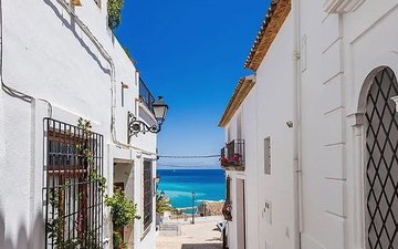 Property slide 16