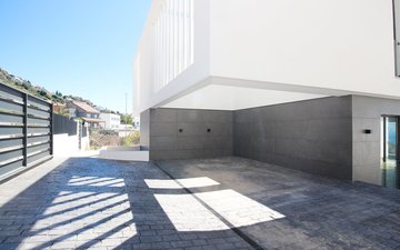 Property slide 10