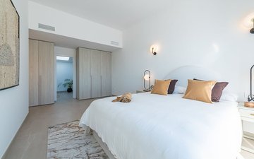 Property slide 32