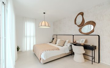 Property slide 32
