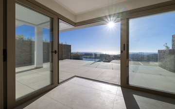 Property slide 32