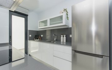 Property slide 32