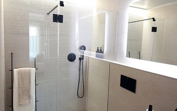 Property slide 32