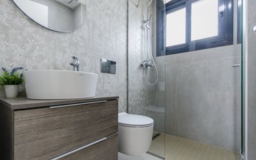 Property slide 32